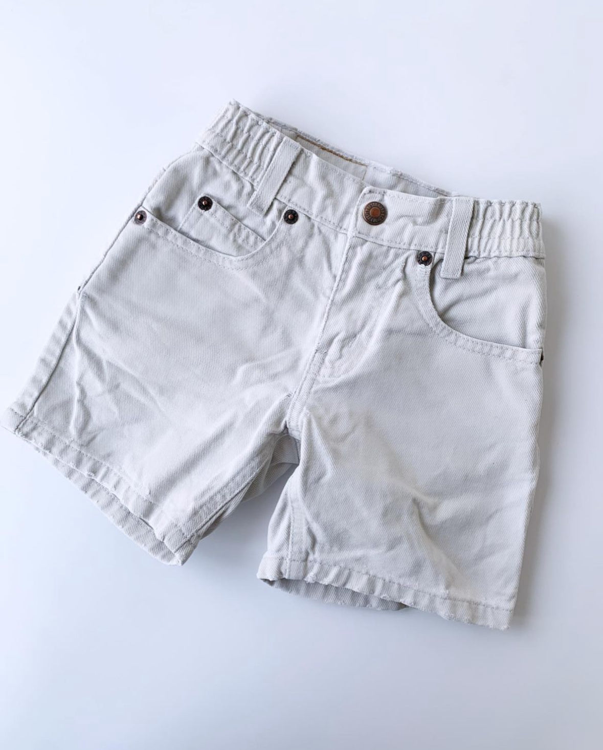 90s Vintage 566 Loose Fit Levi’s Jeans Shorts