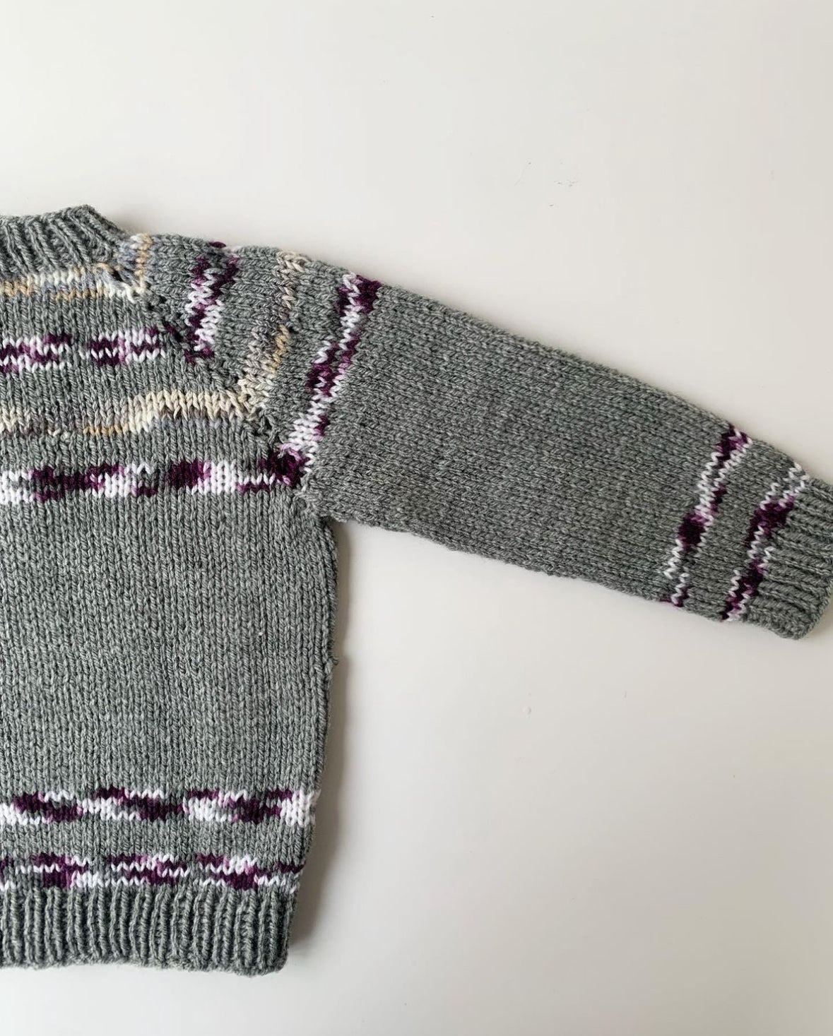 90s Vintage & Handmade Grey Purple Wool Sweater